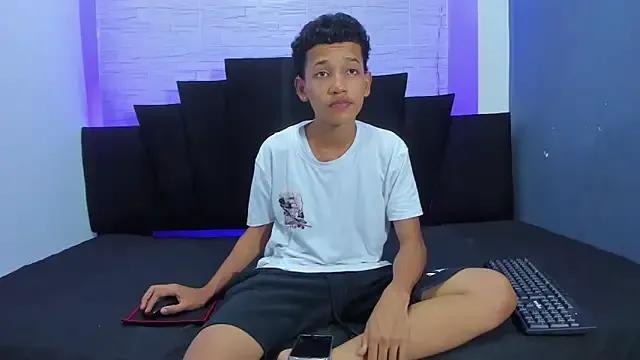 Freechat _Noah19 on StripChat