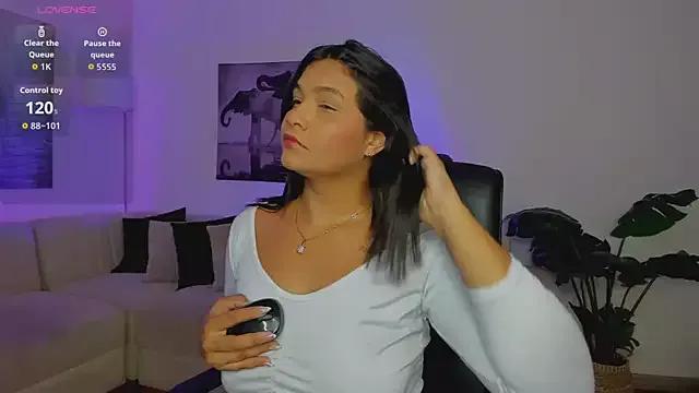 alaia7h on StripChat 