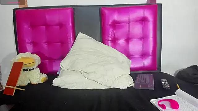 Freechat AlanaLars on StripChat