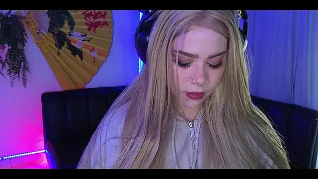 albaismynameX — pull down my socks