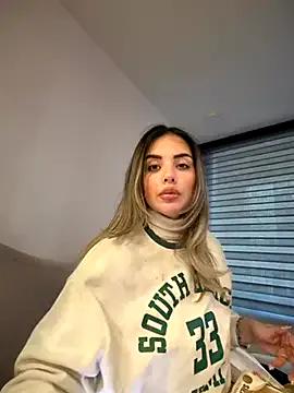 Freechat Alirawrz on StripChat