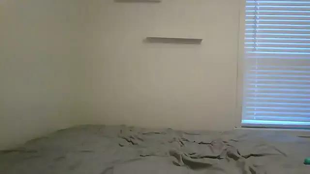 Freechat beautylovess on StripChat