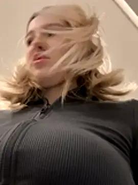 StripChat Cum_girlss is Freechat Cum_girlss — TOPLESS