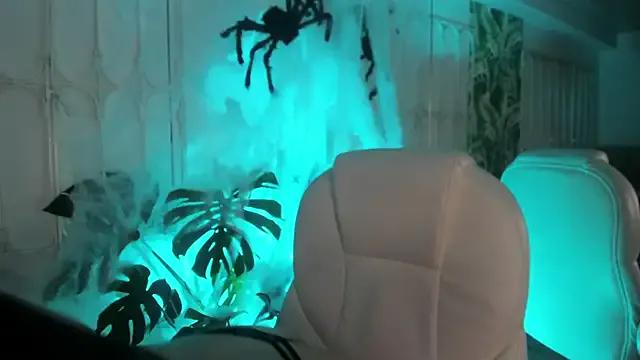 Freechat cute_hollywood on StripChat