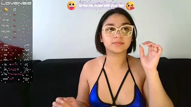 Freechat dalila2arab on StripChat