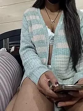 dollyneh on StripChat 