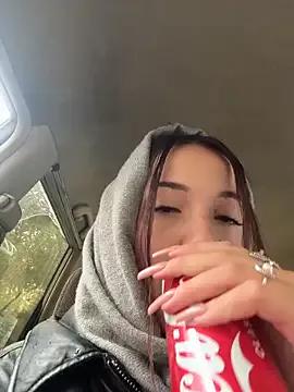 Freechat DollyTall on StripChat