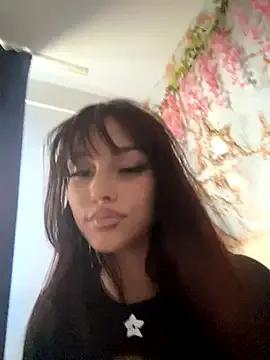 EllaBlowy on StripChat 