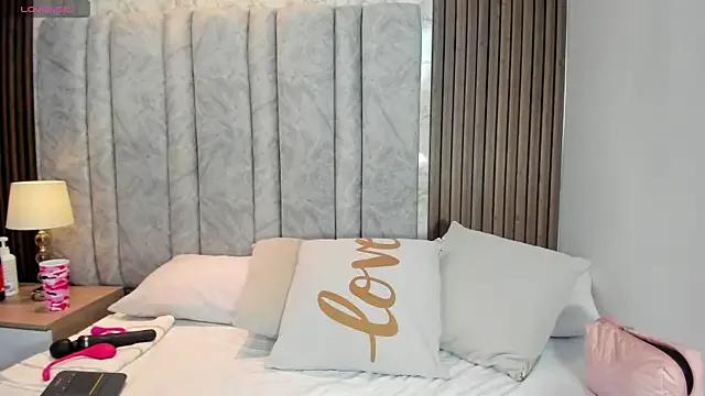 Freechat goddessfeetxx on StripChat