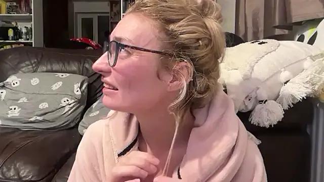 StripChat harleyblair is Freechat harleyblair — top off