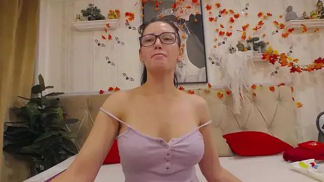 Freechat HellenDesire on StripChat