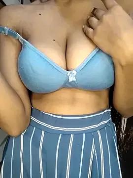 Hot_Goldess111 on StripChat
