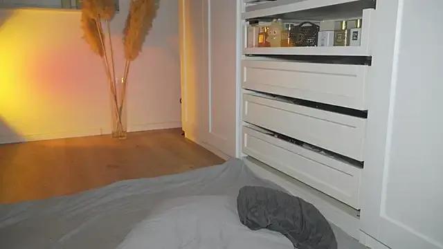 Private HotBella- on StripChat