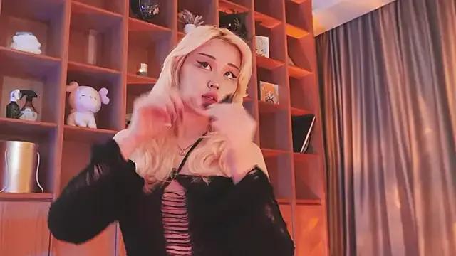 StripChat hyun_chia is Freechat hyun_chia — :fire: Striptease :fire: