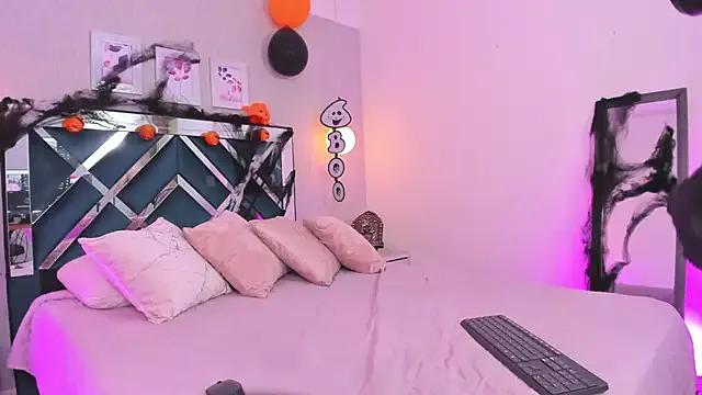 Freechat ibella7 on StripChat