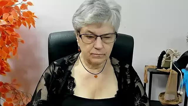 IrisDream on StripChat 