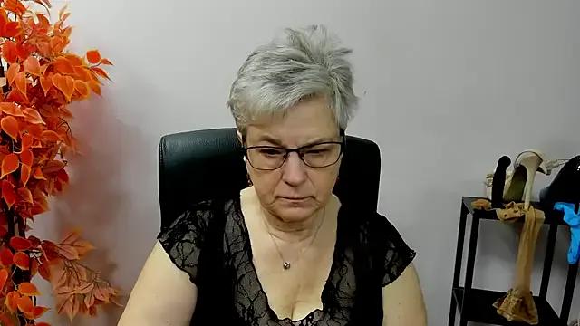 IrisDream on StripChat 