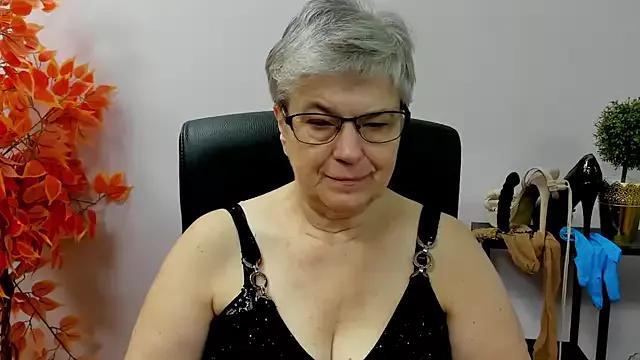 IrisDream on StripChat 