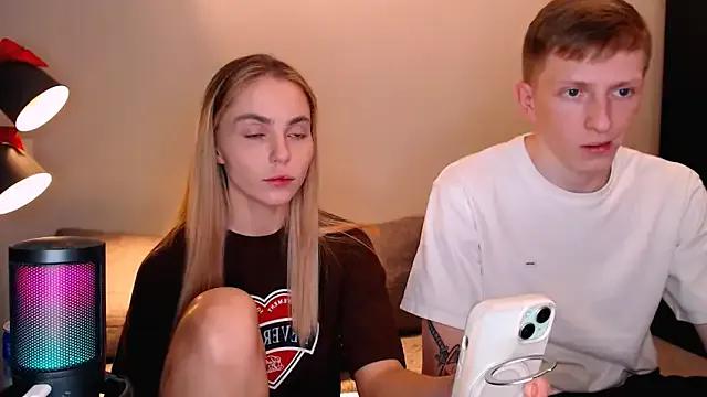 Freechat juliaanddima on StripChat