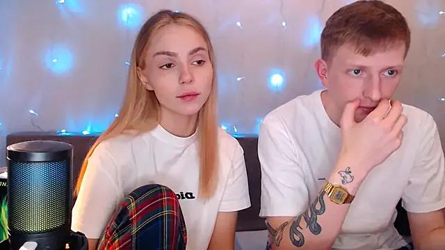 Freechat juliaanddima on StripChat