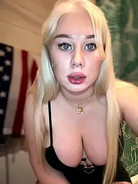 LaraHollywood on StripChat 