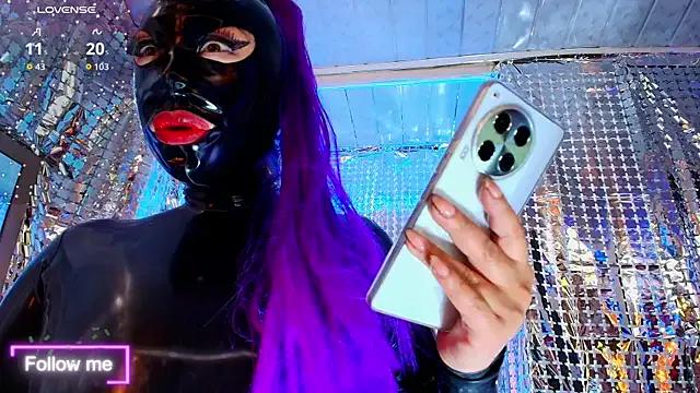 LatexDevil_Blondie — spank face