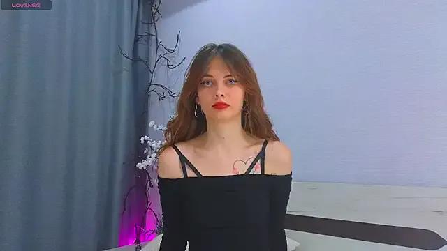 Freechat LisaDrake on StripChat