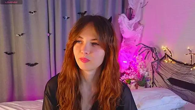 Freechat LisaDrake on StripChat