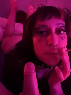 littlewitchxoxo on StripChat