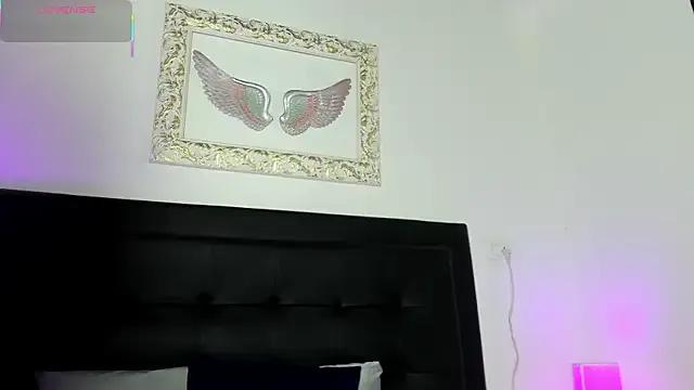 Lola_Blondie on StripChat 