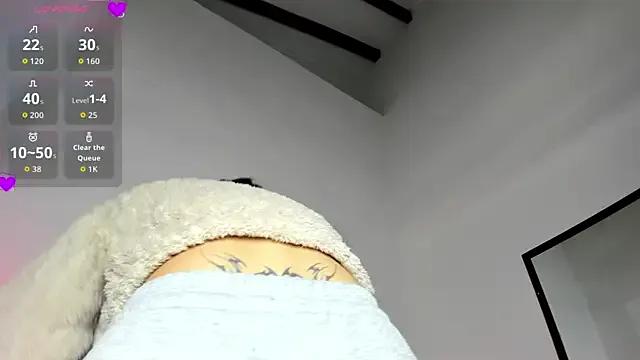 Lola_Blondie on StripChat 