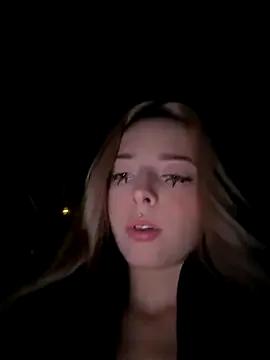 LoraaDoll — Freechat on StripChat