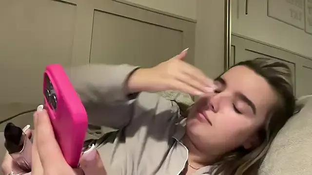 maisiesmithx — keep me from becoming homeless lol