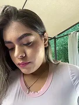 MayaMoanXXX on StripChat 