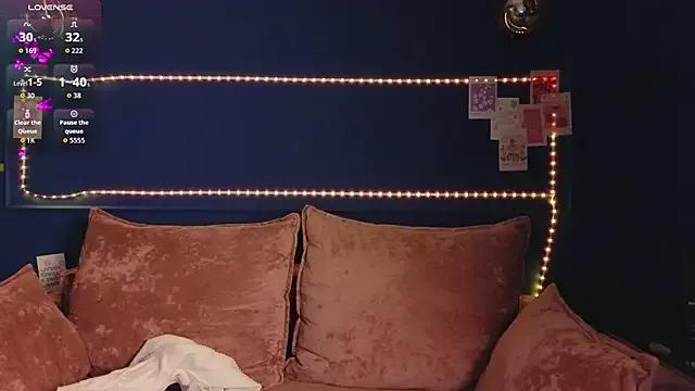 Freechat meow_mellie on StripChat