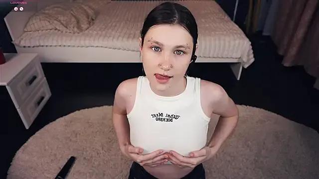 StripChat MoiraHavins is Freechat MoiraHavins — Throw away top and see BOOBS !