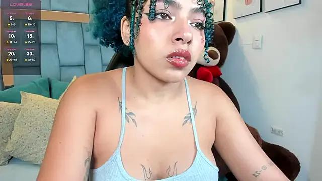 Freechat momo_ayasse on StripChat