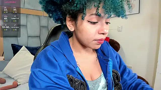 Freechat momo_ayasse on StripChat