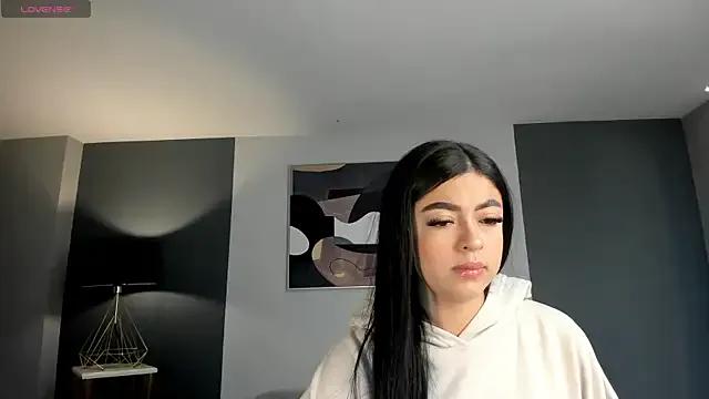 NataliaGaret on StripChat 