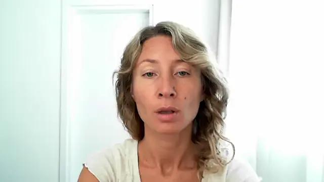 Paevoa — take off clothes