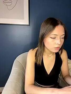 PrettyAmber — RIDE DILDO IN THE FLOOR