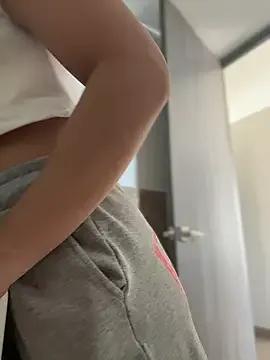 StripChat SophieRaily_ is Freechat SophieRaily_ — MAKE ME HOT, TOPLESS AND BJ