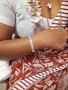 Tamil_Ammani — Stand and back