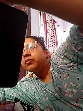 Group thanusi_2 on StripChat