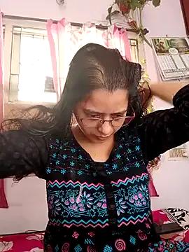 Group thanusi_2 on StripChat