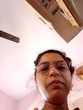 Group thanusi_2 on StripChat