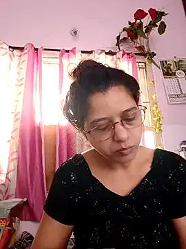 Group thanusi_2 on StripChat