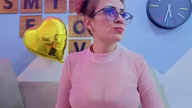 Victoria_Fallon on StripChat